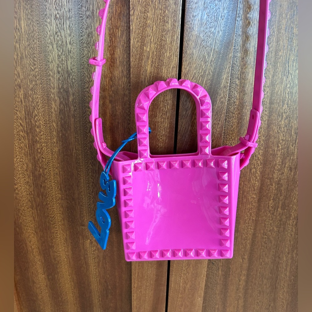 Carmen Sol Alice Shoulder Bag like new in fuschia  comes with dustbag